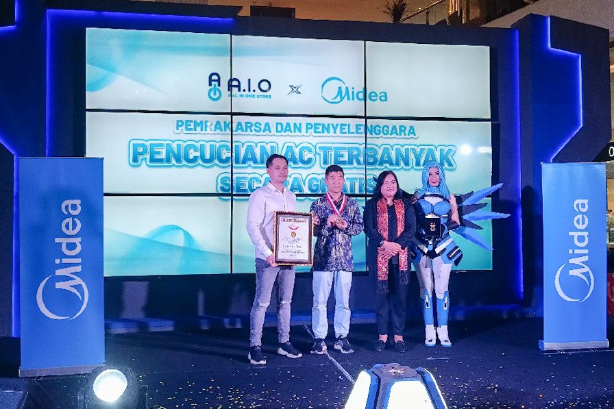 AIO Store bersama Midea Pecahkan Rekor Cuci AC Gratis Terbanyak