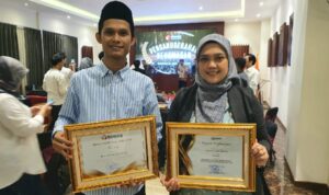 Bawaslu Kota Cirebon Raih Dua Penghargaan Kehumasan Bawaslu Jabar
