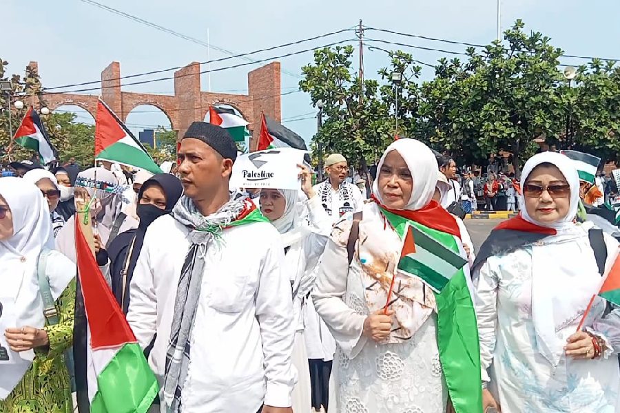 Ratusan Juta Rupiah Terkumpul dari Aksi Bela Palestina di Cirebon