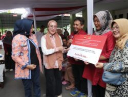 Selly Andriany Gantina bersama Kemensos Salurkan Bansos Senilai Rp1,2 Triliun