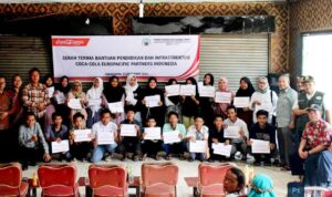 Coca-Cola Europacific Partners Indonesia Pabrik Bekasi I Serahkan Bantuan Pendidikan