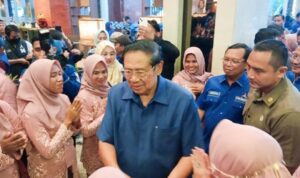 Kader Demokrat Antusias Sambut Kedatangan SBY di Cirebon