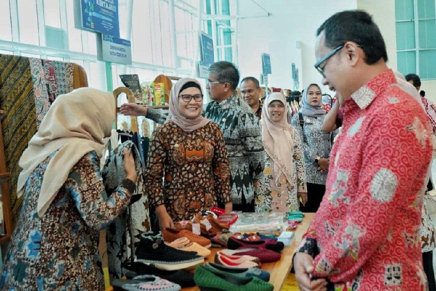 Kepala Daerah Borong Produk UMKM Indramayu di BIJB