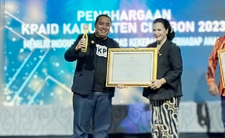 QMS Partner dan LKBH Bibit Raih Penghargaan KPAID Kabupaten Cirebon