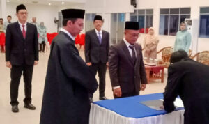 Rektor UGJ Lantik Tiga Dekan