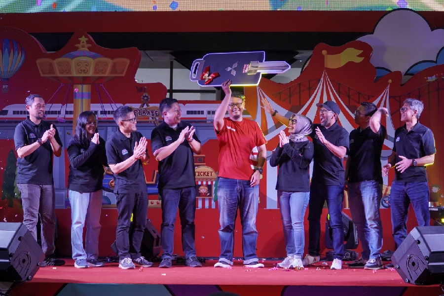 Warga Depok Dapat Mobil dari Gelaran Telkomsel Poin Festival 2023