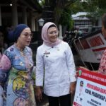 Bersama Kemensos, Selly Serahkan Bansos Rp2 Miliar