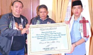 Gibran Temui Relawan Kopi Pagi di Buntet