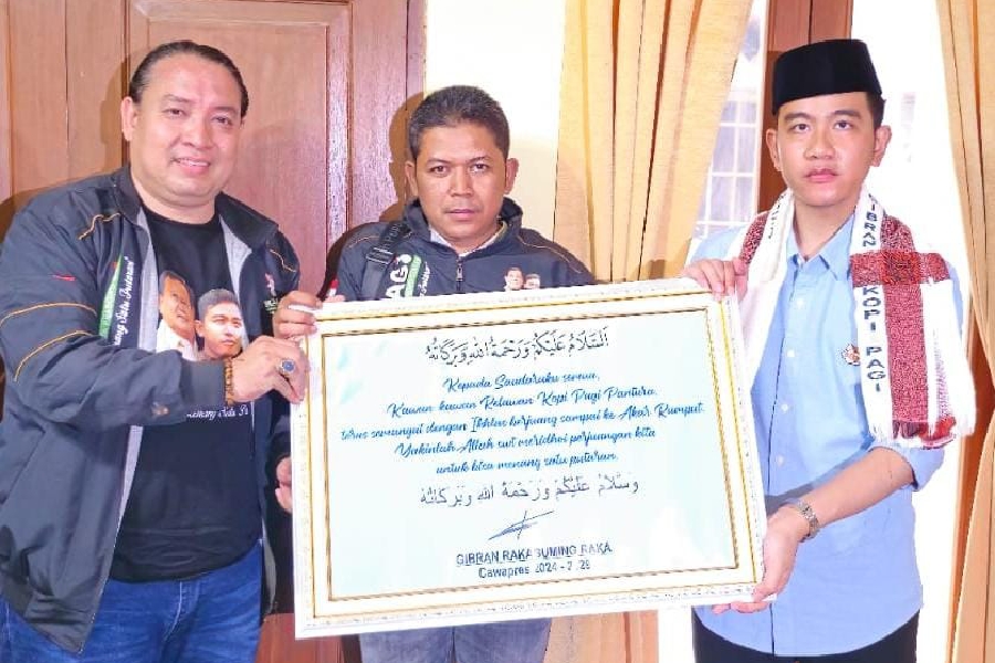 Gibran Temui Relawan Kopi Pagi di Buntet