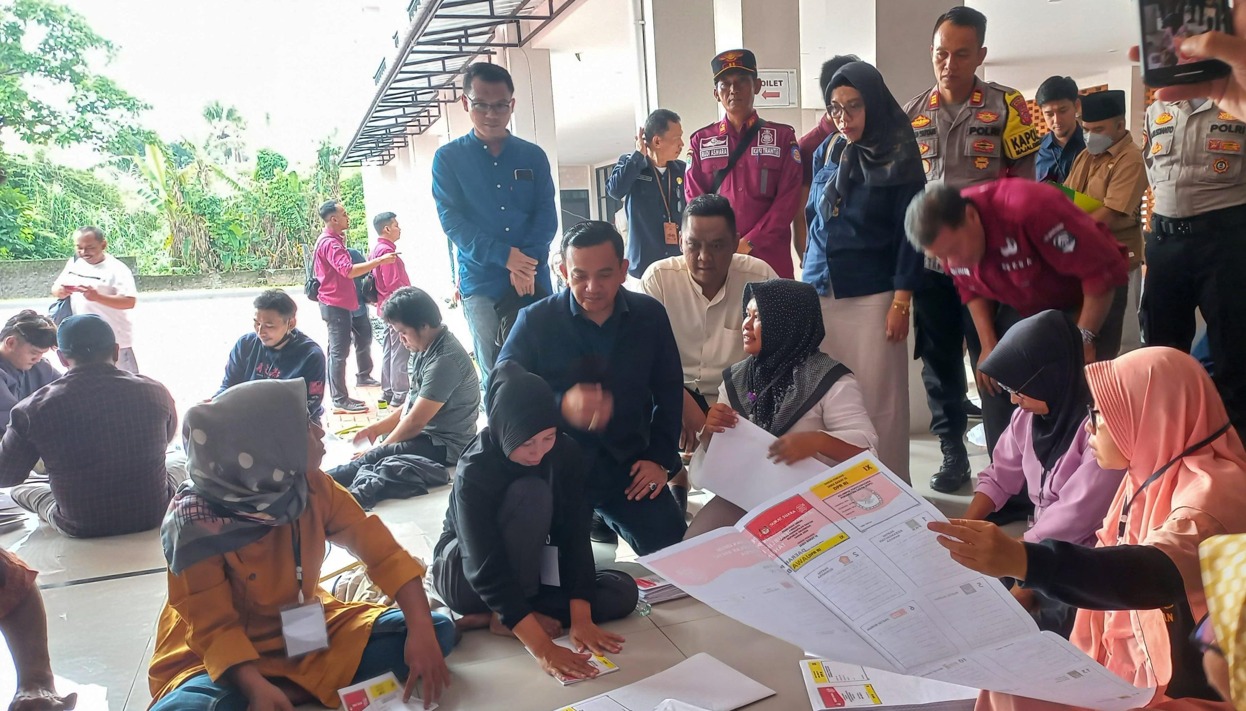 KPU Majalengka Sorlip Lima Juta Surat Suara Pemilu 2024