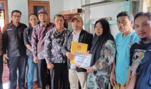 KPU Majalengka Berikan Santunan PPS yang Meninggal Dunia
