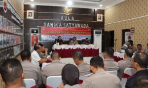 Kapolres Cirebon Kota Beri Pembekalan Personel Pengamanan TPS