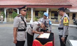 Pimpin Sertijab Kapolsek Seltim, Ini Pesan Kapolres Cirebon Kota