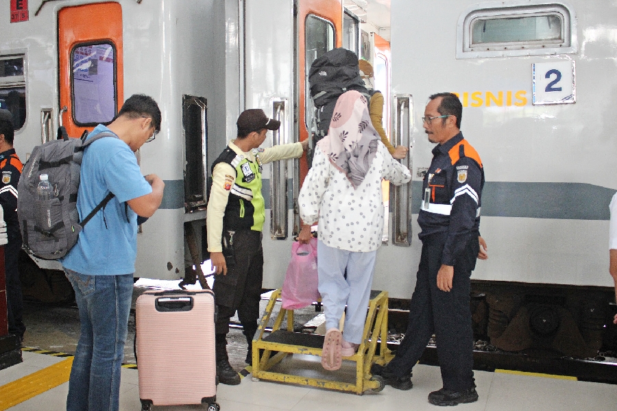KAI Cirebon Layani 160.563 Penumpang pada Masa Angkutan Lebaran