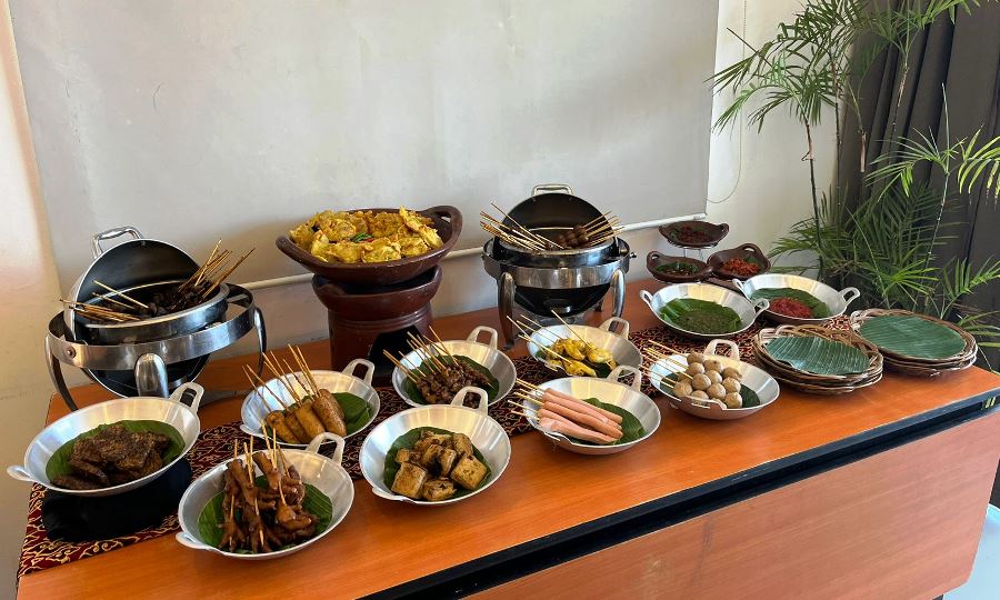 Amaris Hotel Cirebon Luncurkan Menu Angkringan