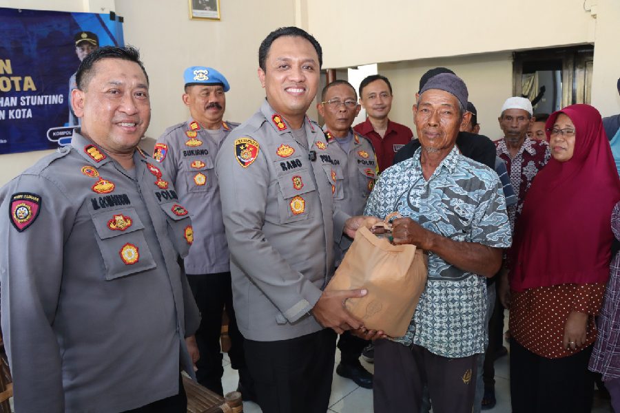 Cegah Stunting, Kapolres Cirebon Kota Gelar Bakti Kesehatan
