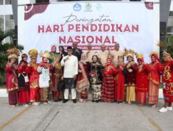Pawai Kurikulum Merdeka Meriahkan Peringatan Hari Pendidikan Nasional