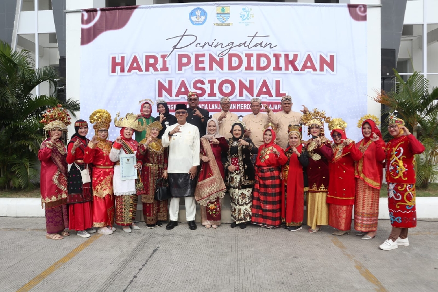 Pawai Kurikulum Merdeka Meriahkan Peringatan Hari Pendidikan Nasional