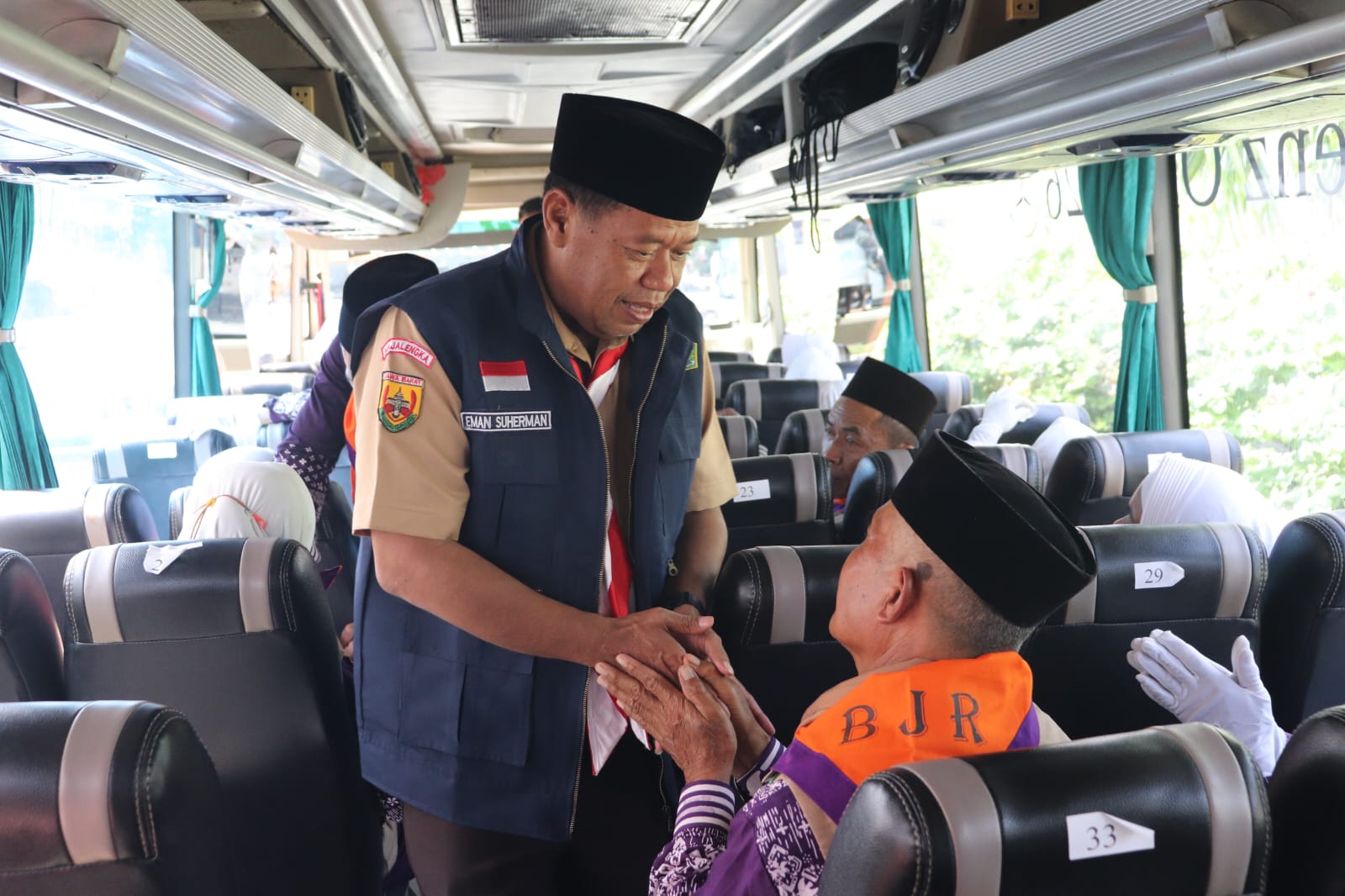Sekda Majalengka Lepas Jemaah Haji Kloter 04 KJT