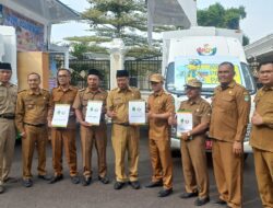 Pemkab Majalengka Serahkan Empat Mobil Aspirasi Kampung Juara