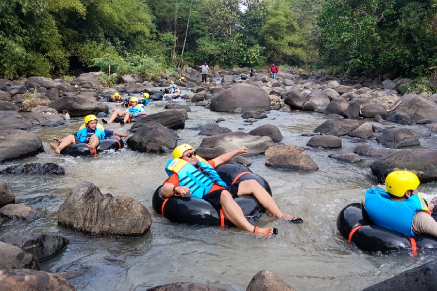 Rever Tubing Desa Kubang Destinasi Wisata Baru di Kabupaten Cirebon