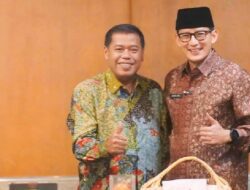 Peduli Guru Madrasah, Eman Suherman Raih PGM Award 2024