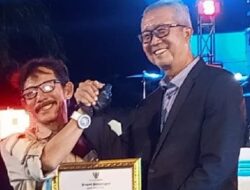 Prabu Diaz Raih Penghargaan dari Pemkot Cirebon
