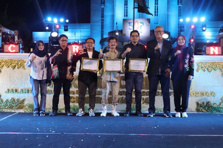 Puncak Harjad Cirebon ke-597, Konser Budi Doremi dan Penghargaan Kemenkumham