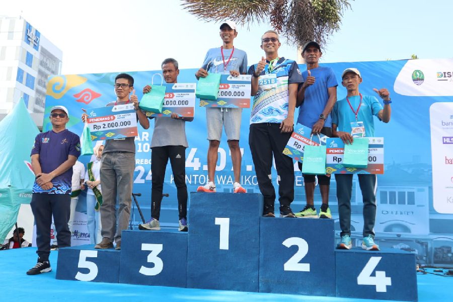 Ribuan Pelari Ikuti Jabar Run 10K di Kota Cirebon