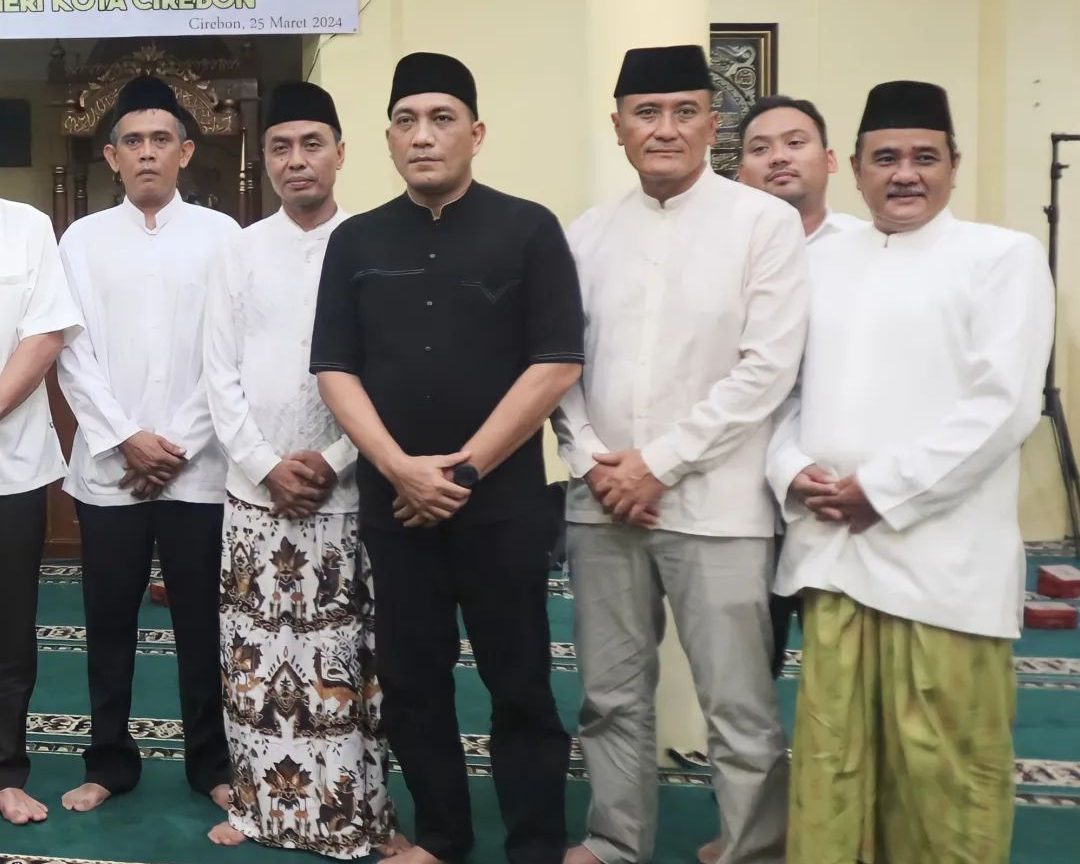 Ketua DPRD Tarhim di Masjid Al-Mizan Kejari Kota Cirebon