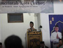 Ketua DPRD Tarhim di Masjid Jami Al Bahar Lanal Cirebon
