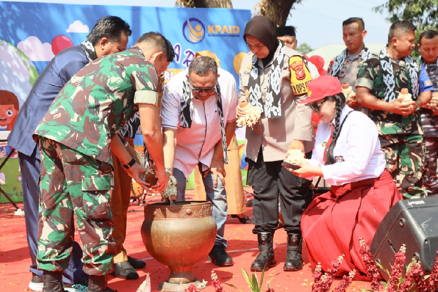 Peringati HAN, KPAID Kabupaten Cirebon Adakan Karnaval Pelajar