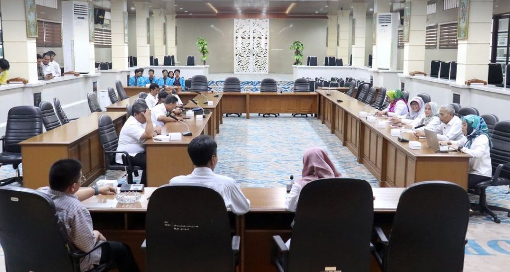 Pimpinan Hadiri FPD Sekretariat DPRD Kota Cirebon