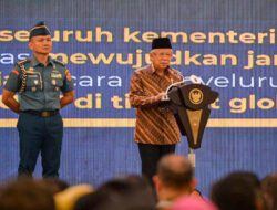 Wapres Ma’ruf Amin Serahkan UHC Awards kepada 493 Kepala Daerah