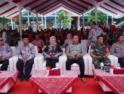 Bupati Nina Agustina Anggarkan Rp13 Miliar untuk Guru Madrasah