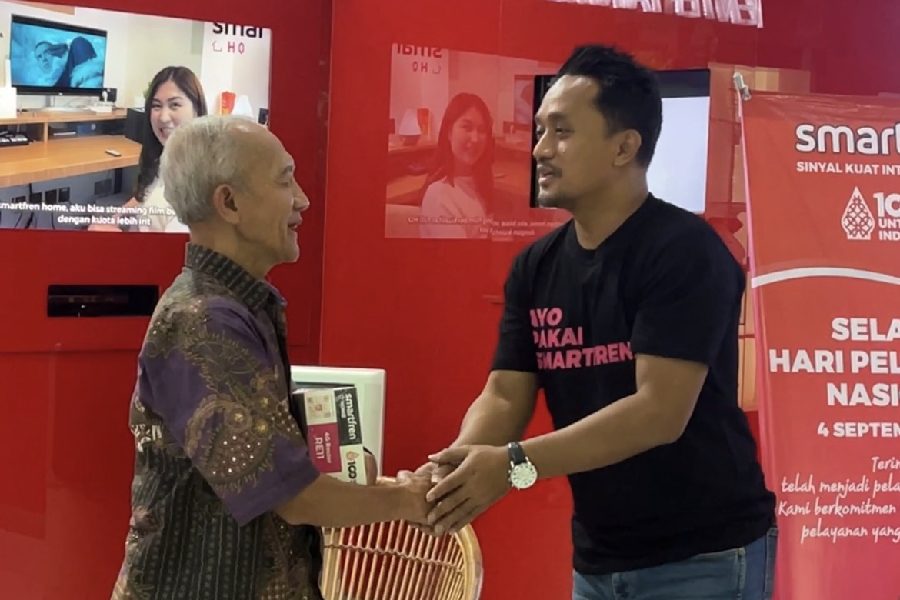 Hari Pelanggan Nasional, Smartfren Bagi-Bagi Hadiah