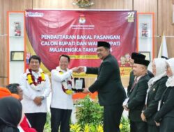 Hari Pertama Pendaftaran, KPU Majalengka Terima Karna Sobahi-Koko Suyoko