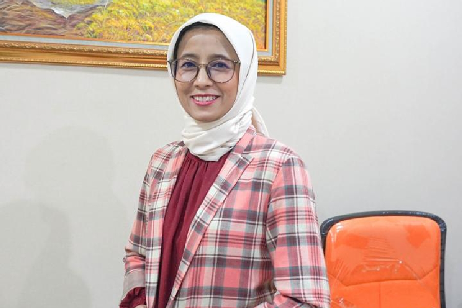 Mendobrak Stereotip, Titin Mantap Berkarir Bersama EWF Cirebon