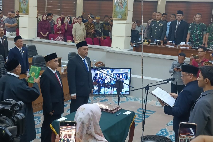 Anton Octavianto dan Umar Klau Resmi Jadi Anggota DPRD