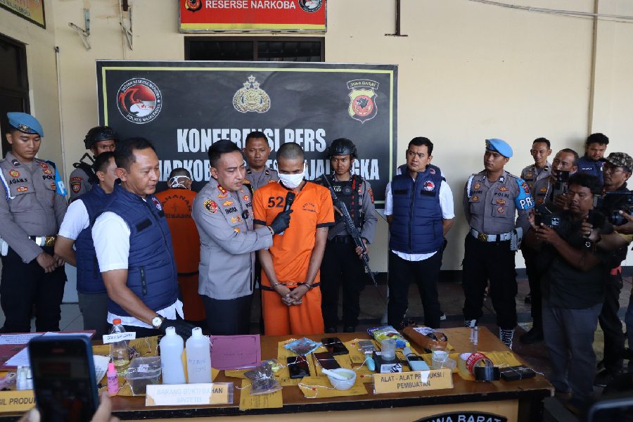 Polres Majalengka Amankan Produsen Tembakau Sintetis Skala Rumahan