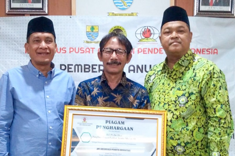 Prabu Diaz Raih Penghargaan Penggerak Toleransi Internasional dan Kemanusiaan