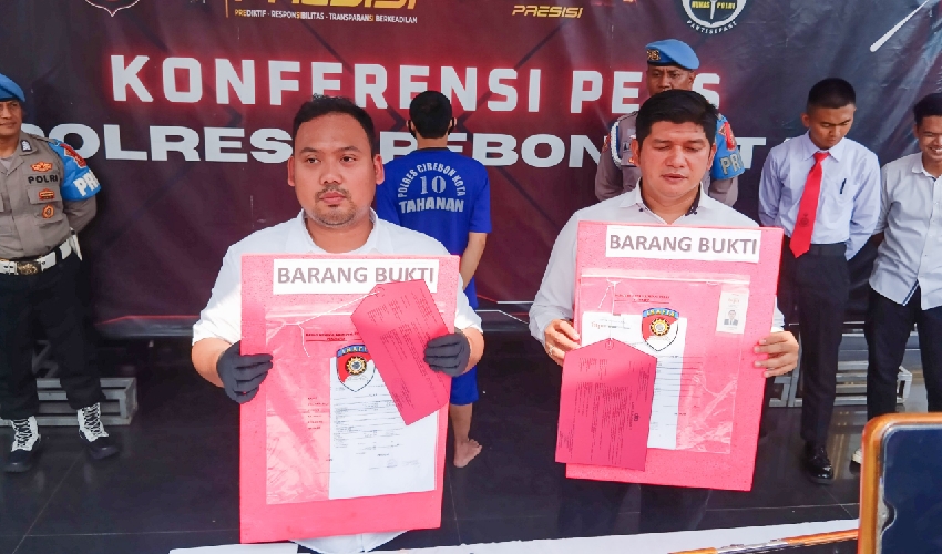Pelaku penipuan gunakan ponsel nasabah bank untuk gelapkan uang
