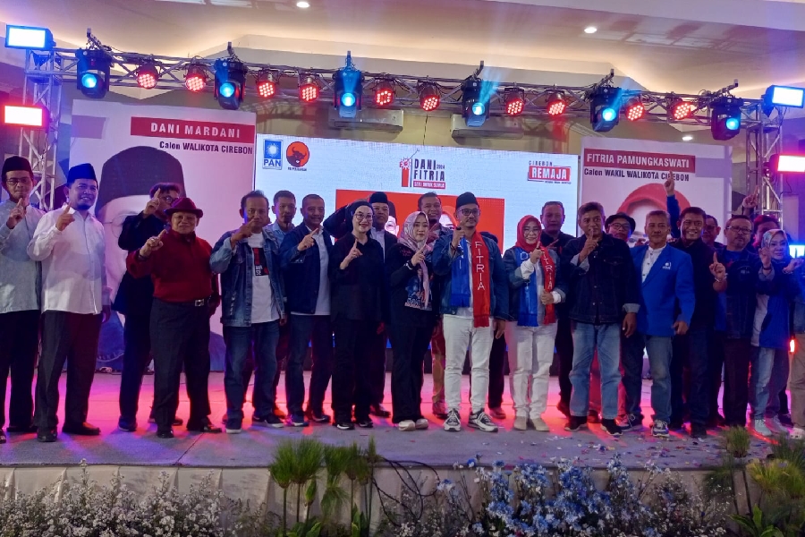Rapat Kampanye Dani-Fitria Tampilkan Seni Budaya Cirebon, Tunjukkan Kedekatan dengan Rakyat