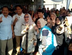 Seragam Sekolah Gratis Eti-Suhendrik Dukung Program Presiden Prabowo