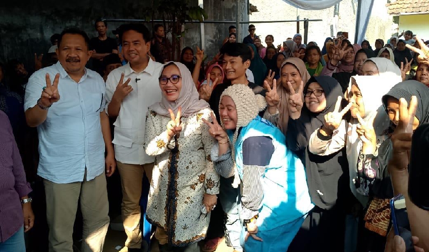 Seragam Sekolah Gratis Paslon Eti-Suhendrik Dukung Program Nasional Presiden Prabowo