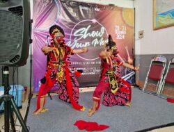 KAI Show Your Move Temani Penumpang di Stasiun Cirebon