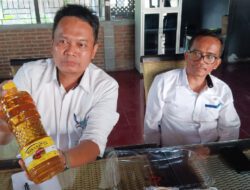 Bulog Cirebon Pastikan Migor yang Mereka Didistribusikan Terjamin Kualitasnya