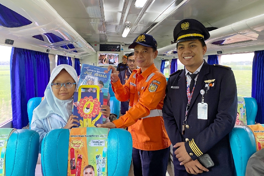 Hafal Surat Pendek, Penumpang Anak Dapat Souvenir Menarik