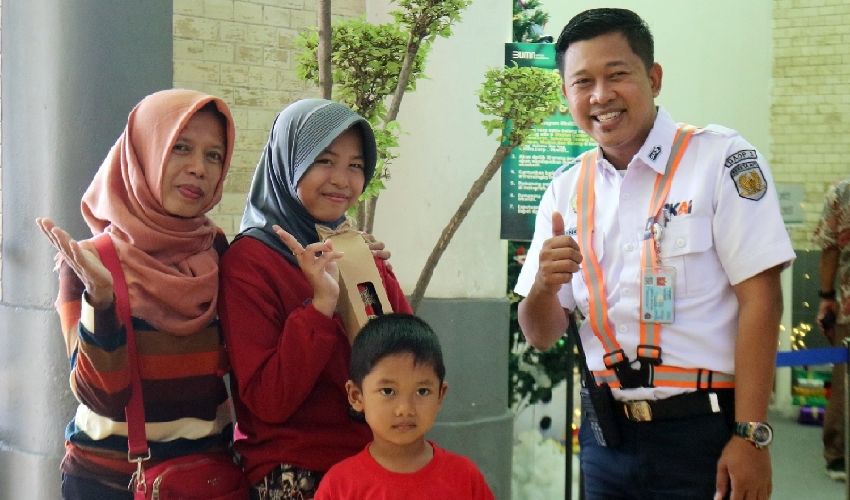 Millenial KAI Gelar Baksos Peduli dan Berbagi