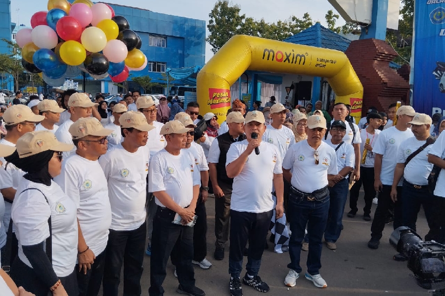 Puluhan Ribu Peserta Ikuti Jalan Sehat Dies Natalis ke-64 UGJ